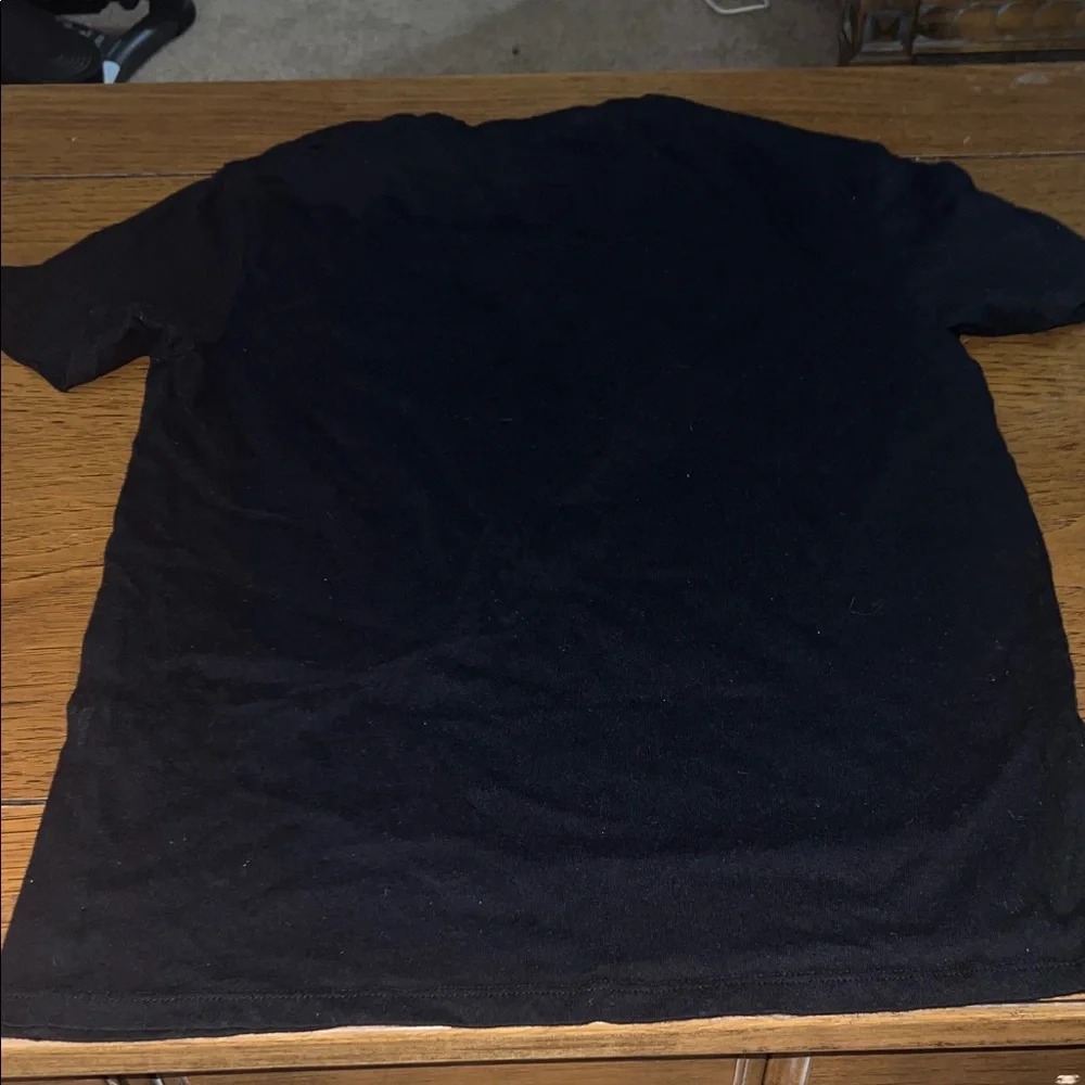 Guess Men's Charcoal Short Sleeve Tee - Picture 4 of 4